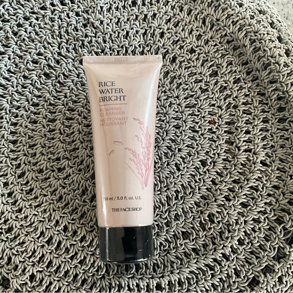 AVON NWOT THE FACE SHOP RICE WATER BRIGHT FOAMING CLEANSER
